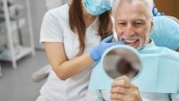 Implants dentaires : Comment choisir le bon dentiste ?